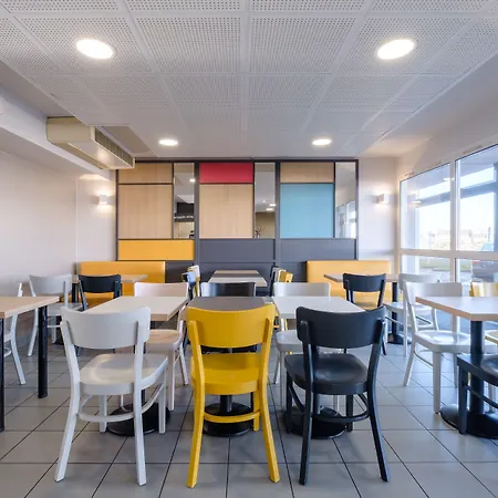 Calais Tunnel Sous La Manche מלון 2*