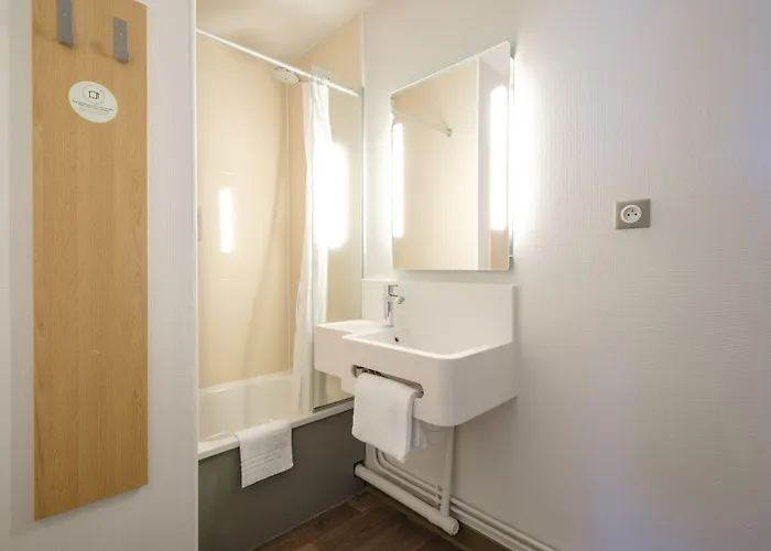 Calais Tunnel Sous La Manche Hotel